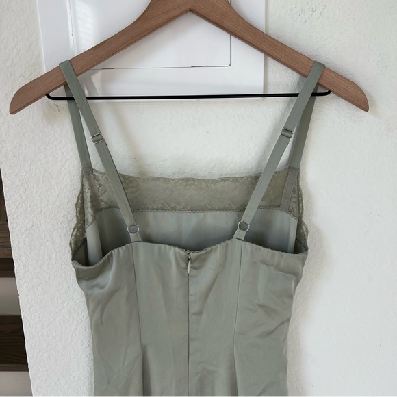 NWT Reformation Vesper Satin Maxi Dress in Salvia Green - Picture 6 of 10